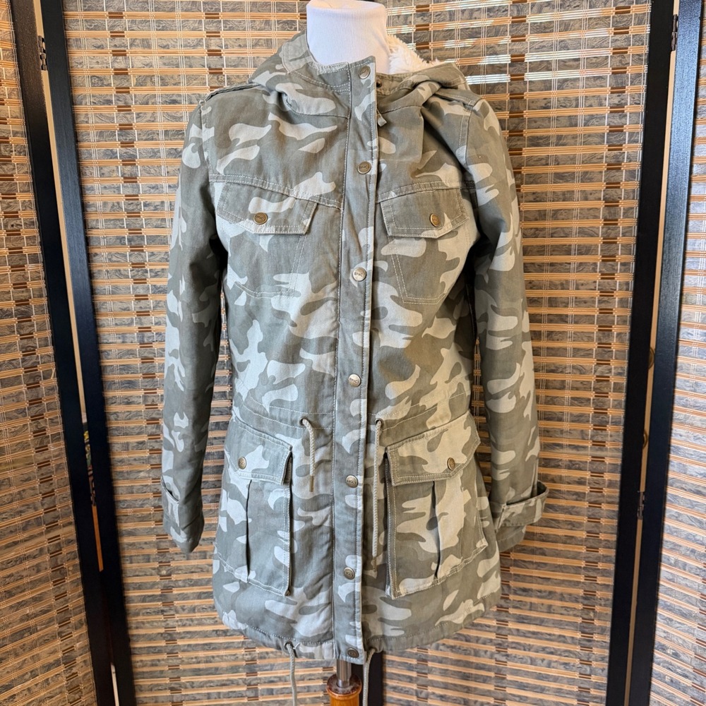 BNCI Camo Utility Jacket Women Small Green Faux Fur Lined Parka TOB221